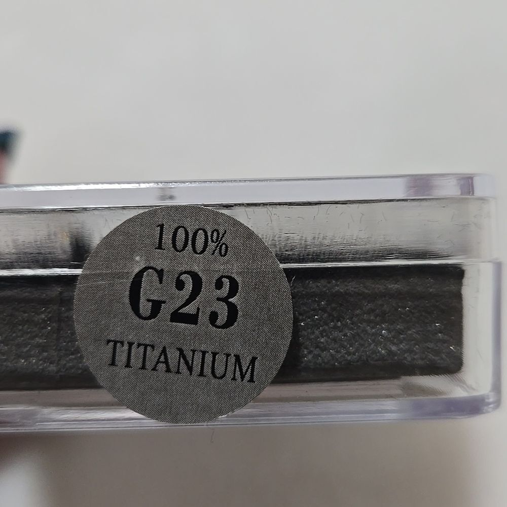 Titanium And Crystal Belly Button Ring, New In Box - Picture 4 of 5